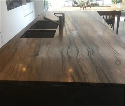 Sekvojový hnědý křemen